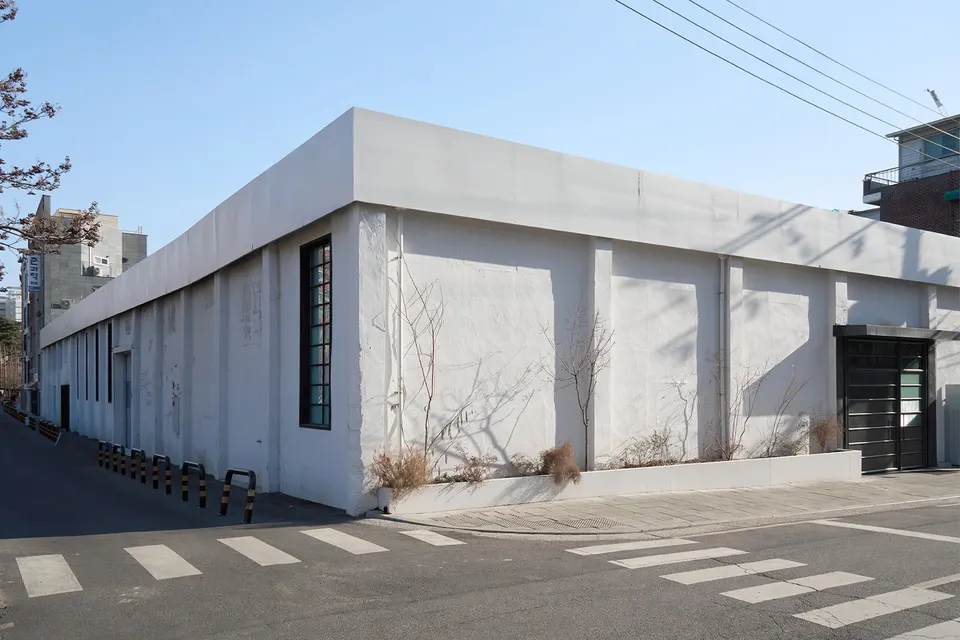 Exterior 2