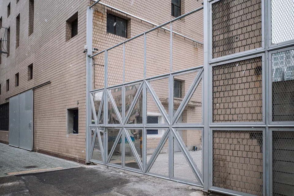 Exterior 3