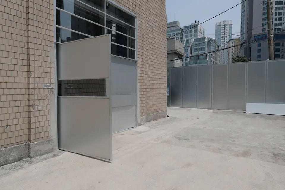 Exterior 5