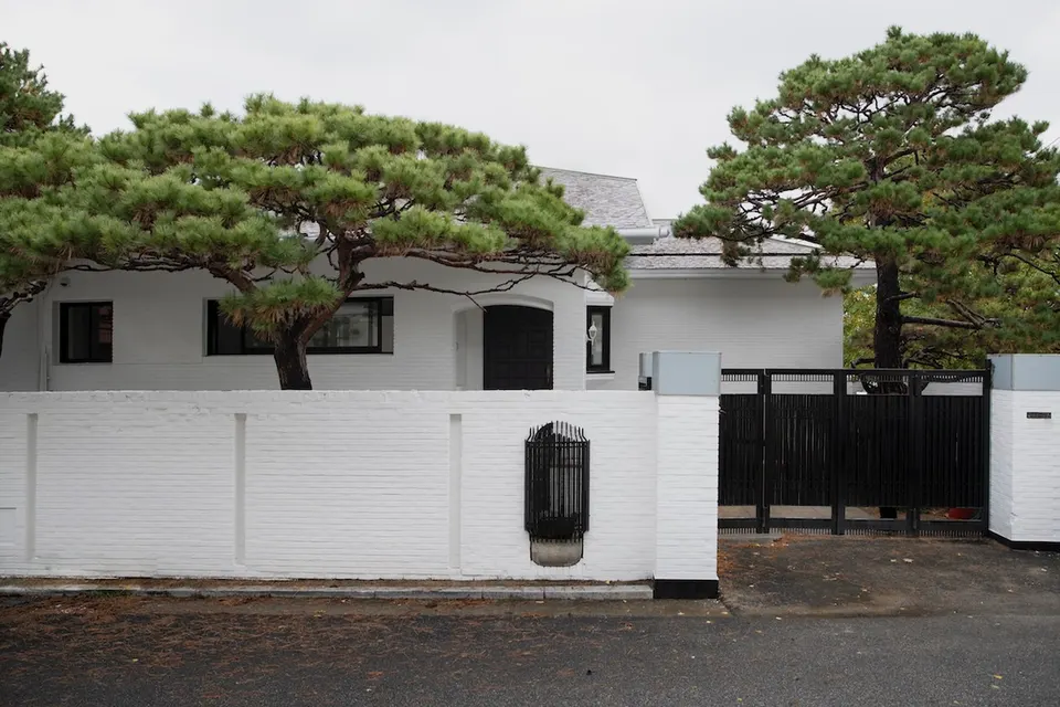 Exterior 2