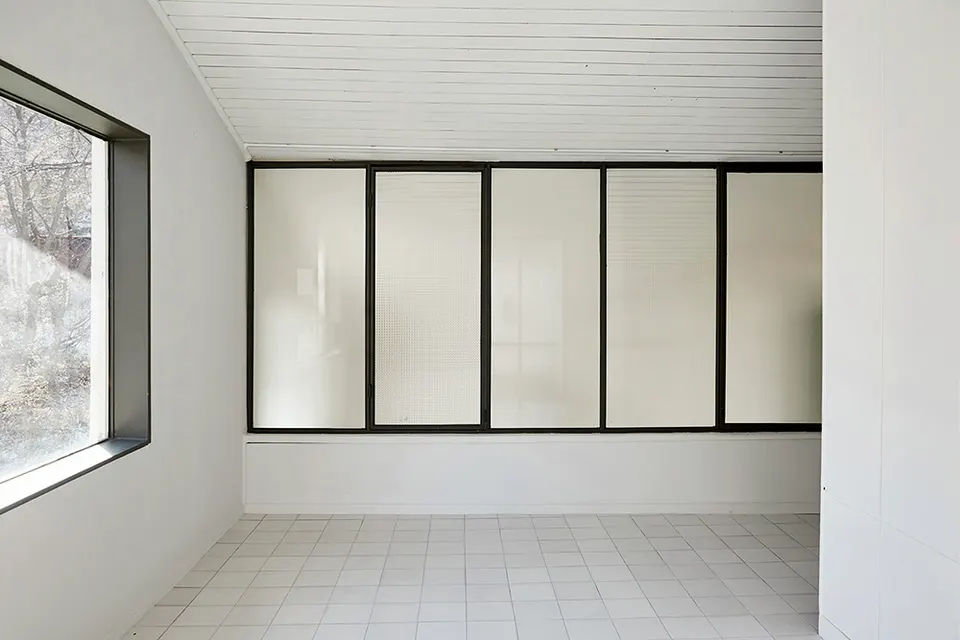 D 3