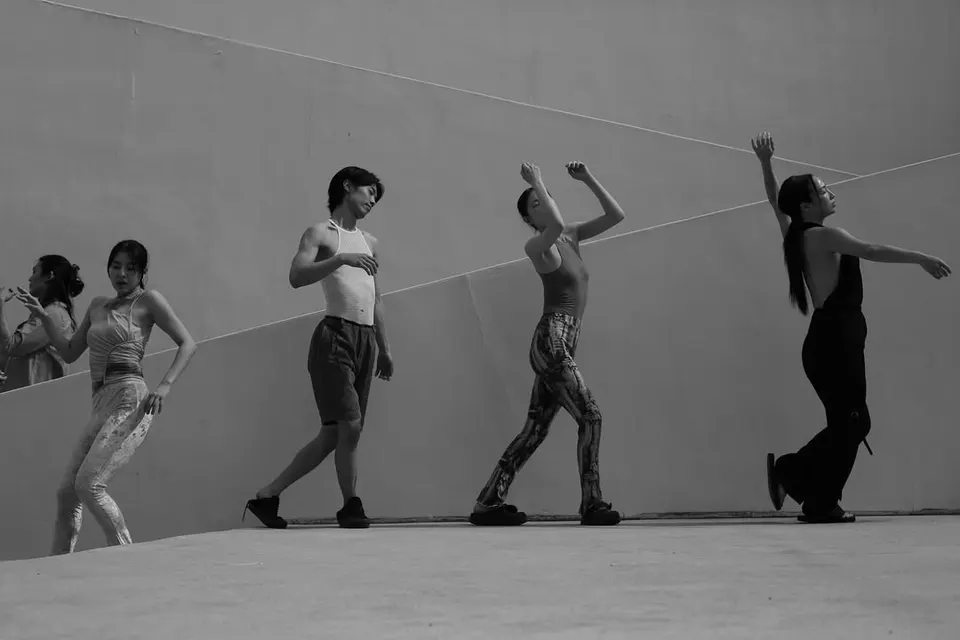 HEEN DANCE